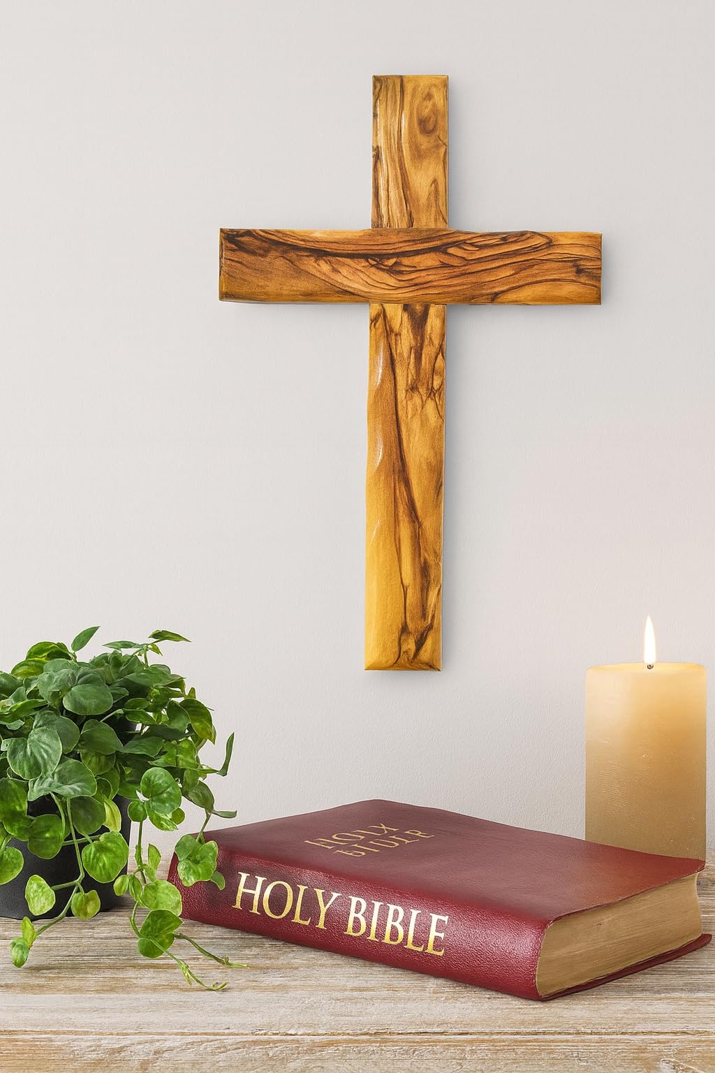 Amazon.co.jp: Zuluf 壁掛け オリーブ材 十字架 20cm キリスト教の壁用